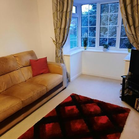 Appartement Redmire - 2 Bed 1St Floor Flat Overlooking Green à Darlington  Extérieur photo