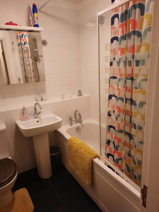 Appartement Redmire - 2 Bed 1St Floor Flat Overlooking Green à Darlington  Extérieur photo
